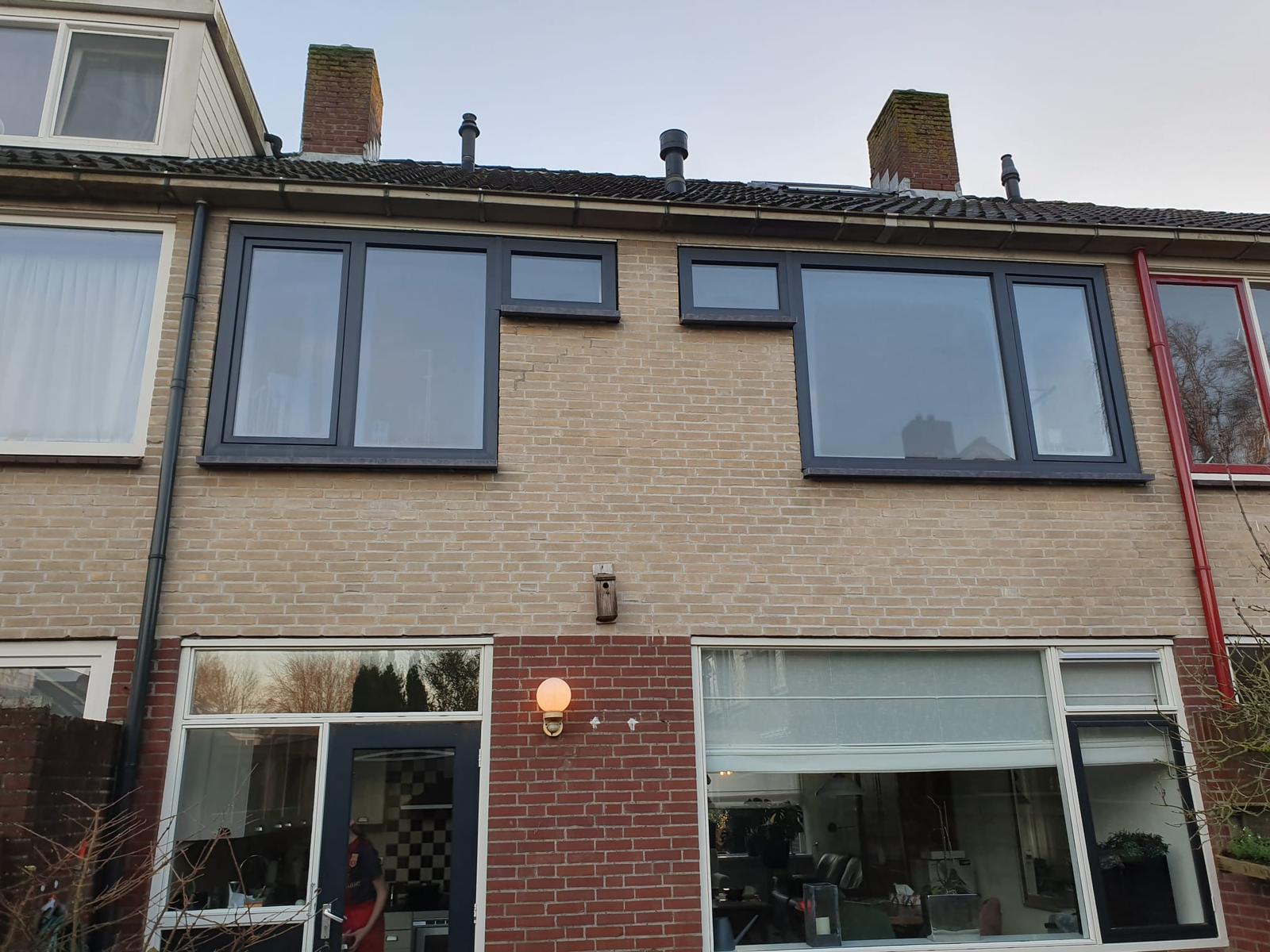 Moderne voordeur met zijlicht - Kam Kozijnen